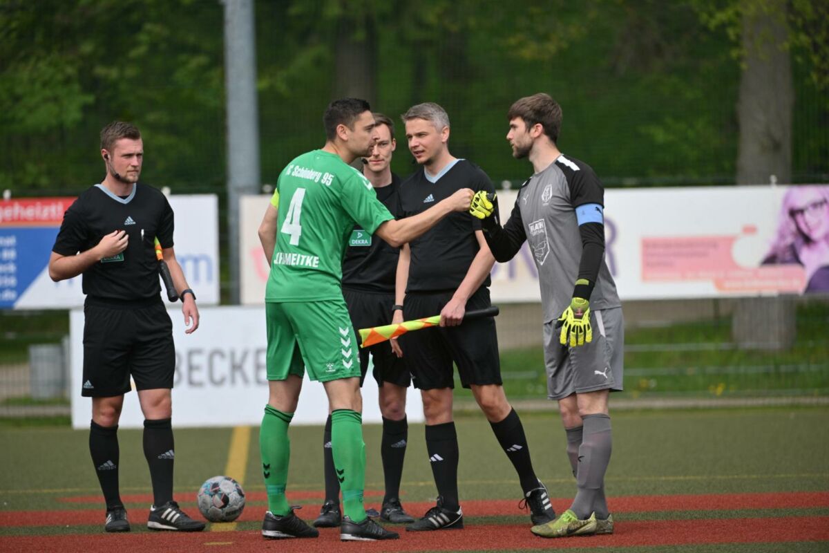 Fc Anker Wismar Behauptet Sich Im Topspiel In Sch Nberg Hl Sports