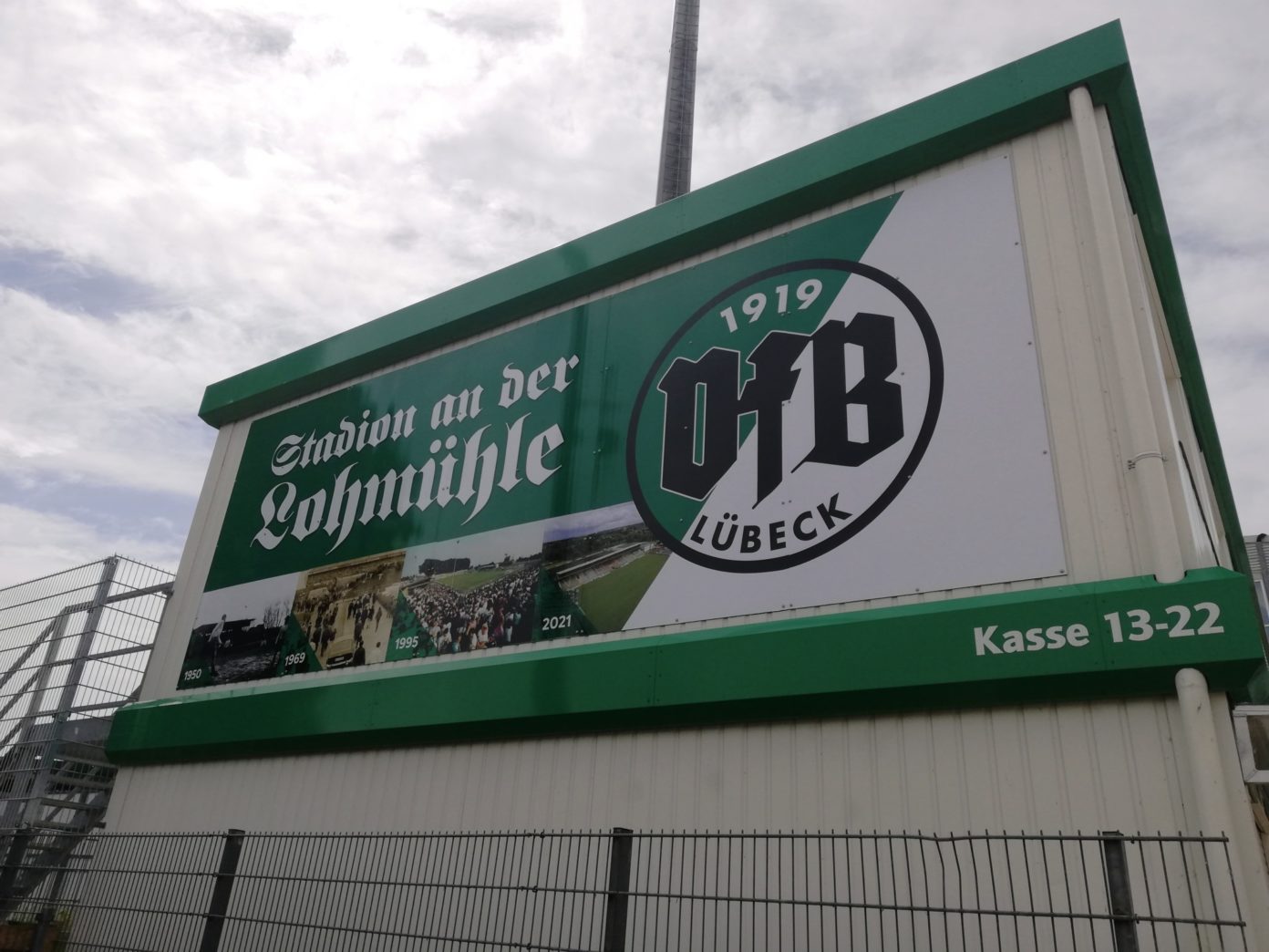 DFB-Pokal: Stadion mit aktualisierten Schriftzug ausverkauft – Nr.1 ist