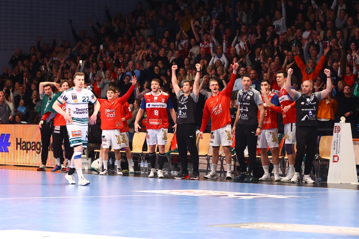 Hamburger Bank Scores Victory Against FRISCH Auf! Göppingen in Thrilling Handball Match: Recap and Highlights