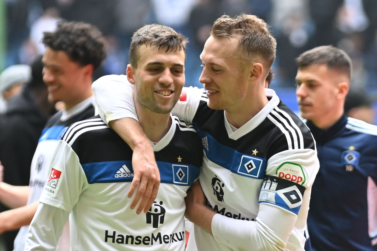 HSV Mit neuer Funferkette gegen den 1. FC Nurnberg HL SPORTS